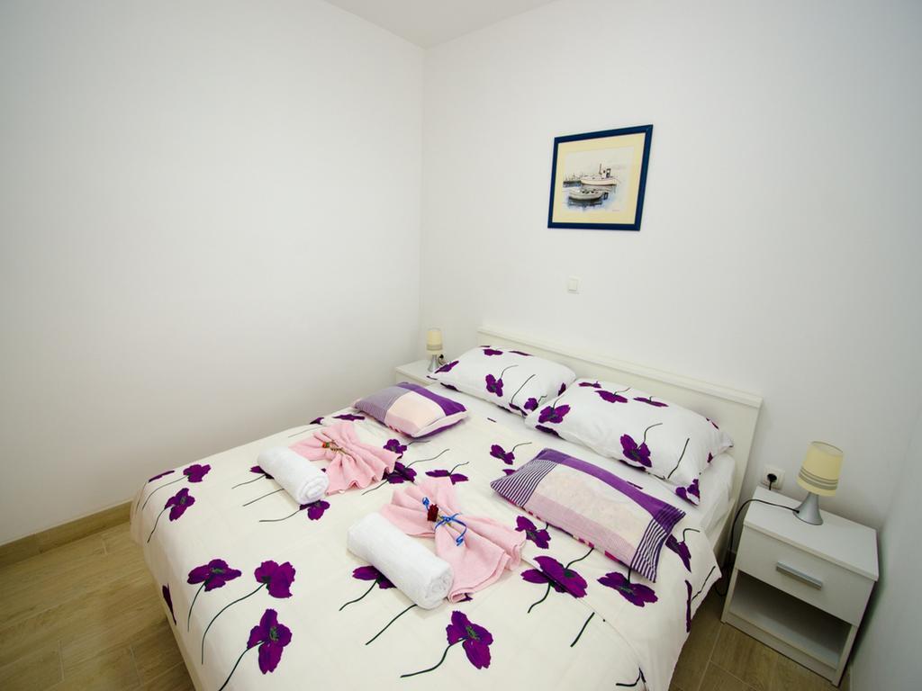 Apartments Vesela Janjina Екстер'єр фото