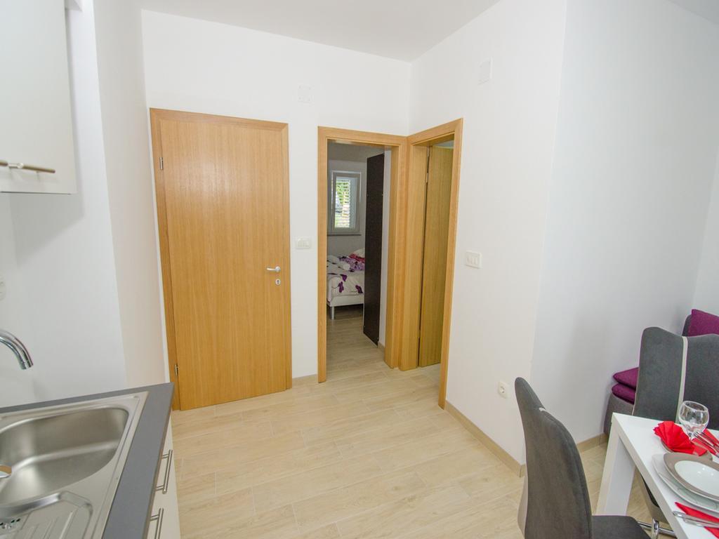 Apartments Vesela Janjina Екстер'єр фото