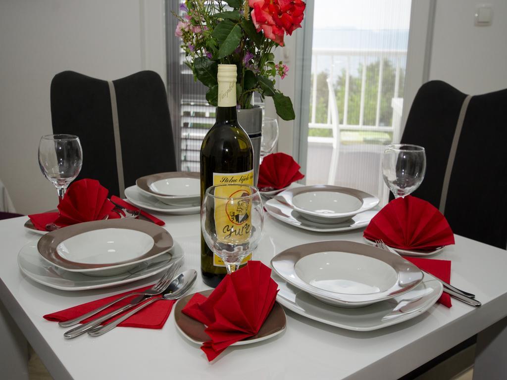 Apartments Vesela Janjina Екстер'єр фото
