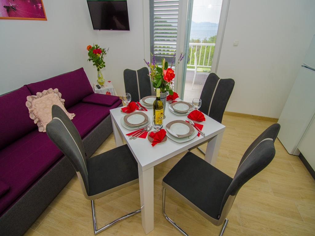 Apartments Vesela Janjina Екстер'єр фото