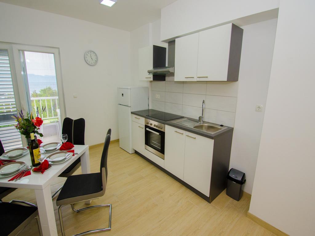 Apartments Vesela Janjina Екстер'єр фото