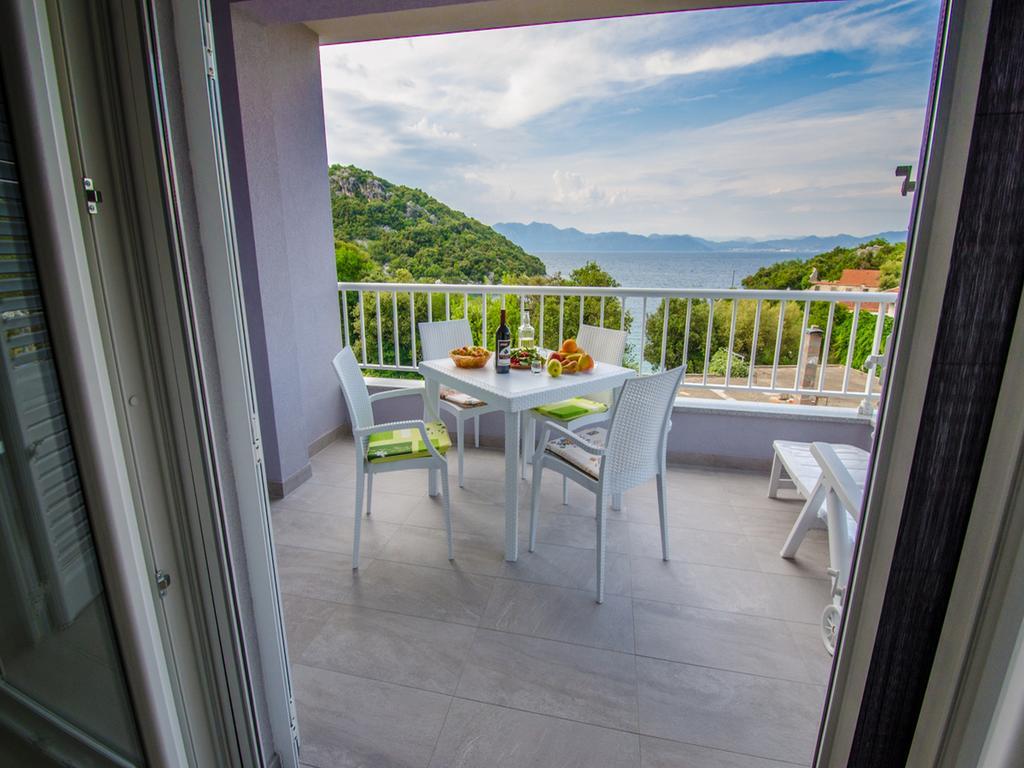Apartments Vesela Janjina Екстер'єр фото