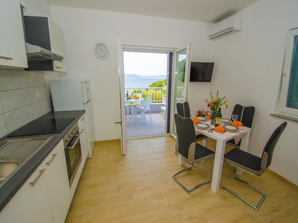 Apartments Vesela Janjina Екстер'єр фото