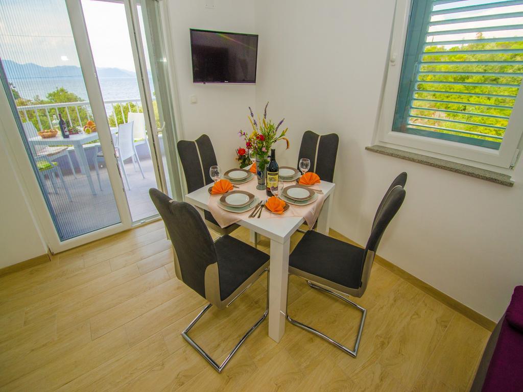 Apartments Vesela Janjina Екстер'єр фото